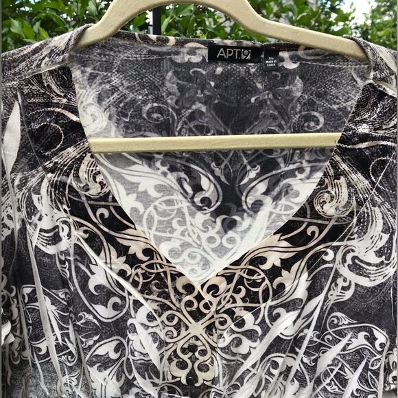 Black and White Handkerchief like Tunic - Picture 7 of 11